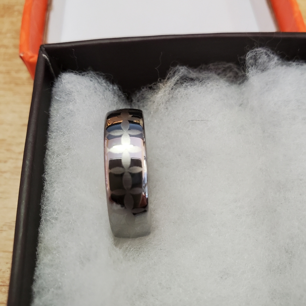 Ladies ring